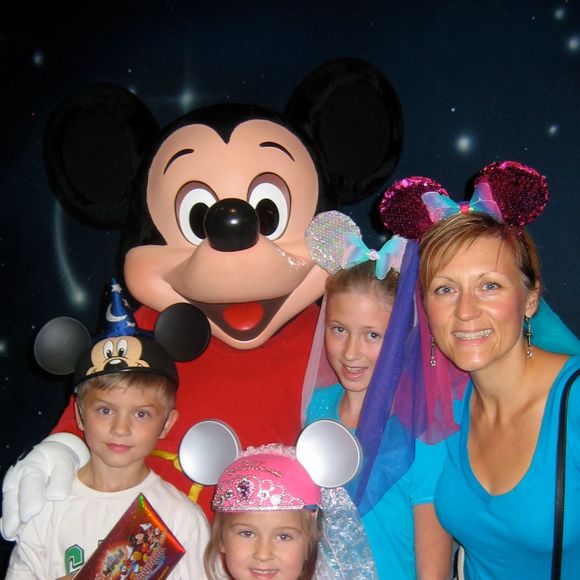 Meet your Posher, Lorelie - Picture 1 of 1